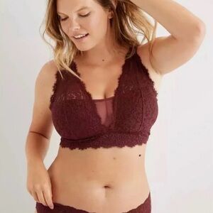 NWT Aerie Eyelash Lace Plunge Bralette Color Royal Berry